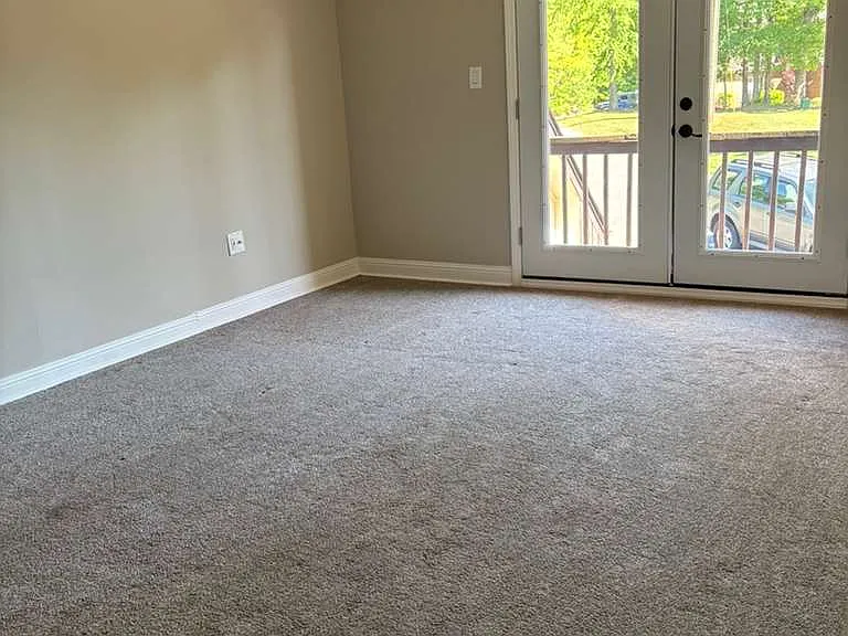 256 Greenbay Rd — Photo 9