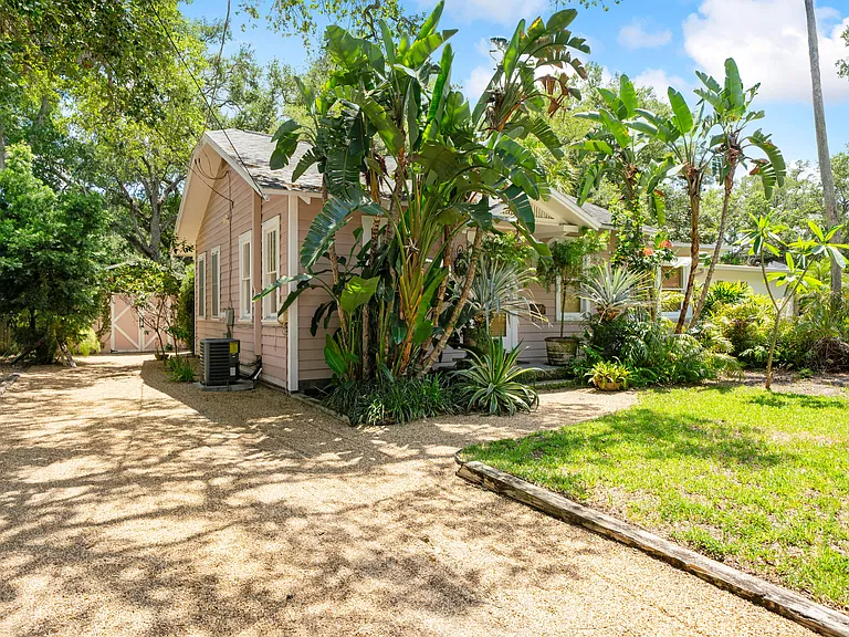 3212 W Fielder St — Photo 3