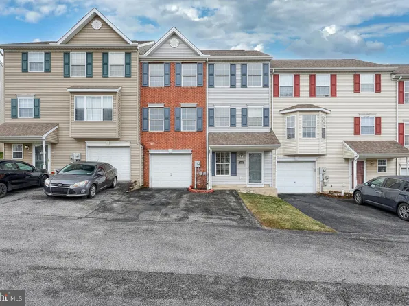 162 Country Ridge Dr, Red Lion, PA 17356