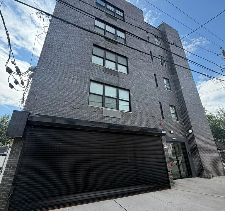 112 Godwin Ave #203