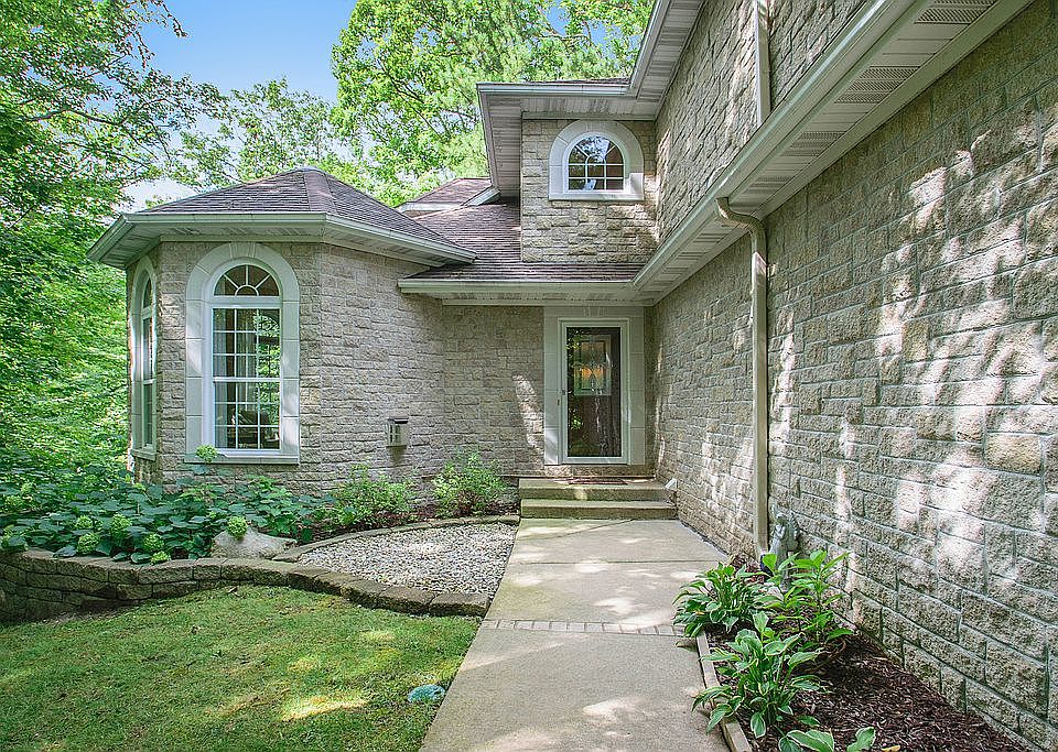 4869 Division Ave N, Comstock Park, MI 49321 Zillow