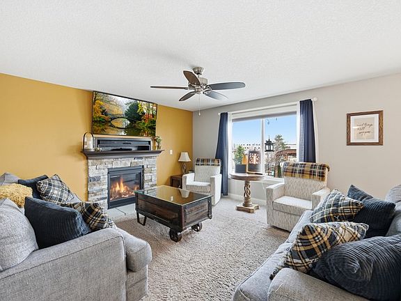 4th image of 208 Aspen Dr NE