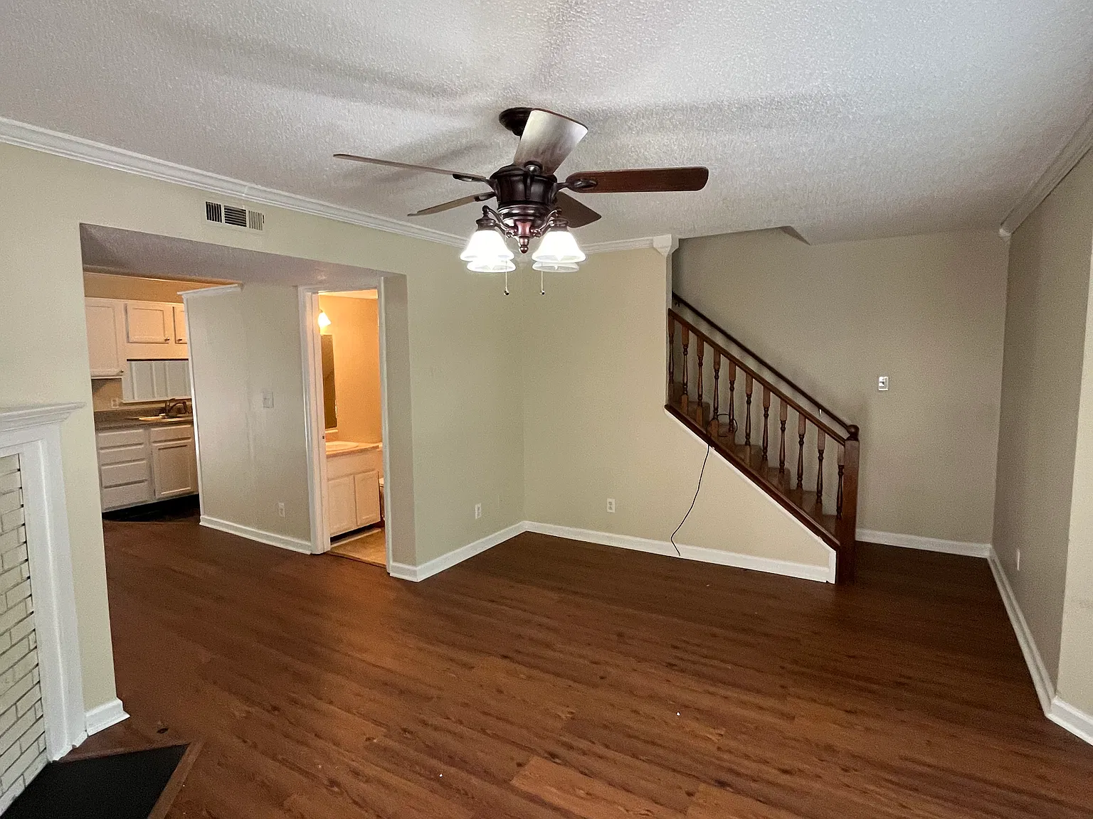 2 bed, 1.5 bath, 1196 sqft, $1,025 — Photo 3