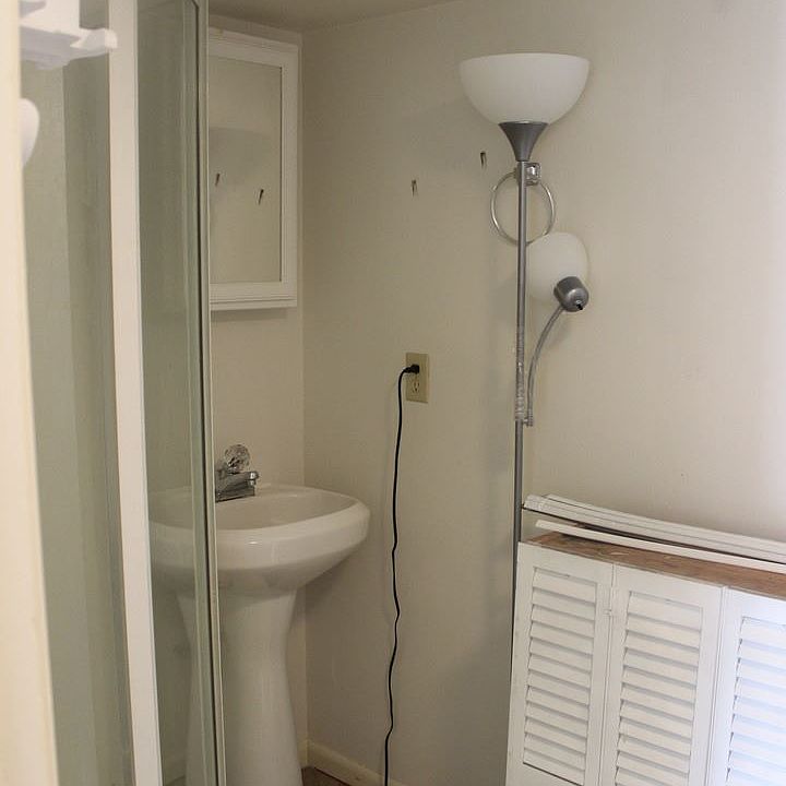 2nd image of 824 N 8th St #C