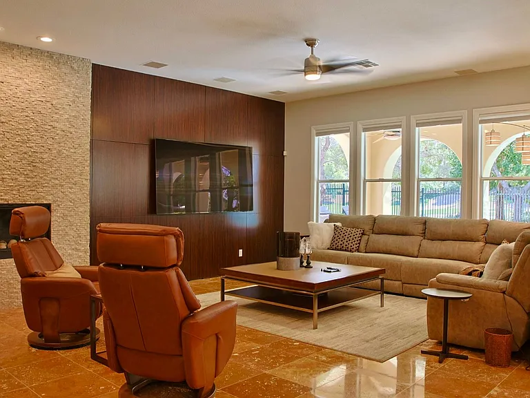 12047 Oakland Hills Dr — Photo 36
