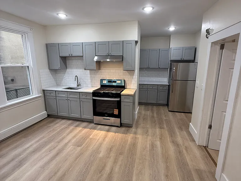 310 Danforth Ave #2 — Photo 8