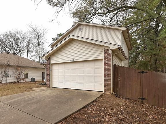 4th image of 3202 Fawn Dr