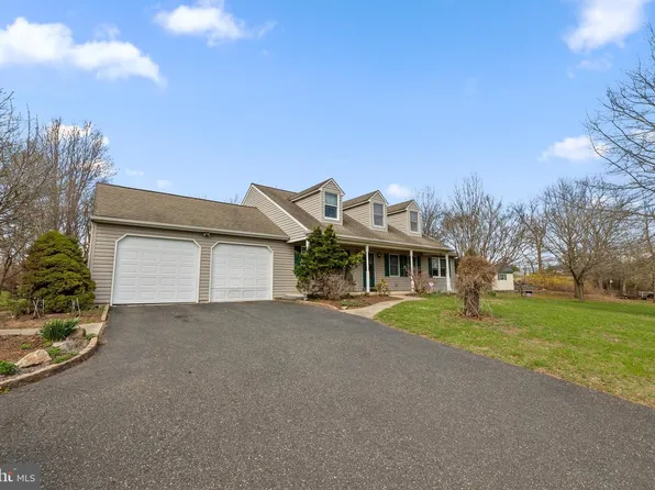 2645 W Buck Rd, East Greenville, PA 18041