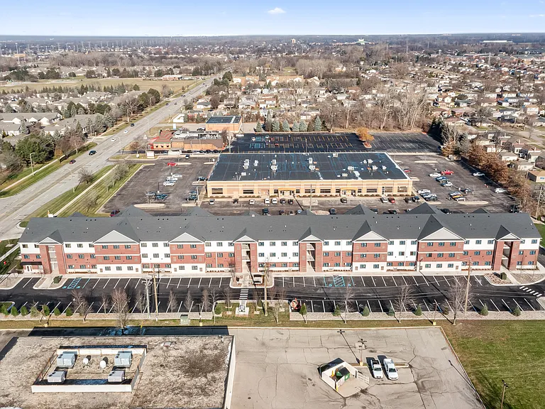 Sterling Park Place Apartments — Photo 19