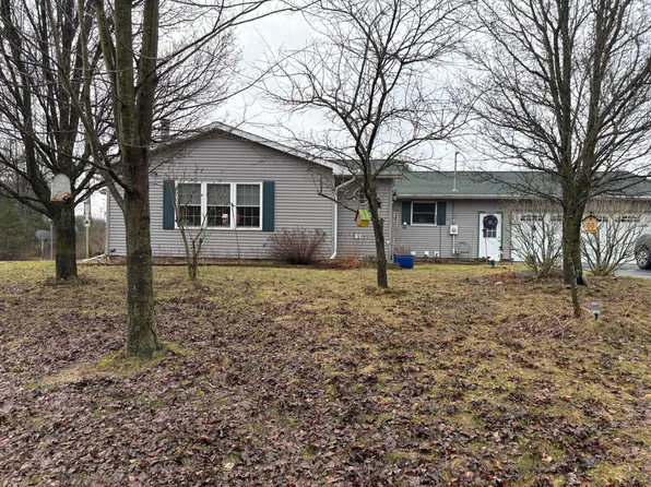 8392 Huff Rd, Bellevue, MI 49021