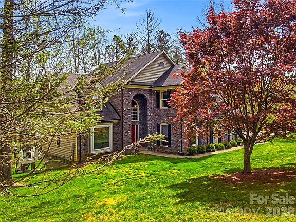 2nd image of 32 Franklin Farm Rd