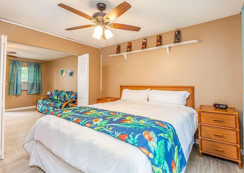 1st image of 75-6008 Alii Dr APT 130