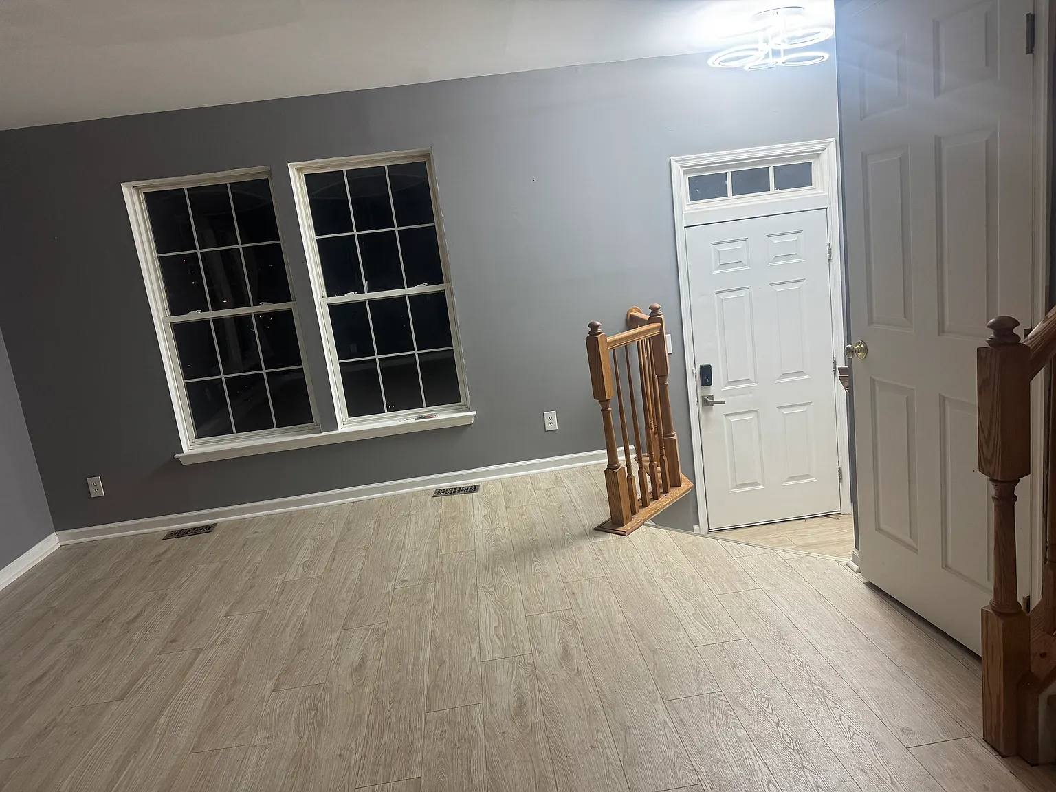 46 Coachlight Dr — Photo 2