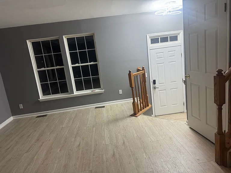 46 Coachlight Dr — Photo 2
