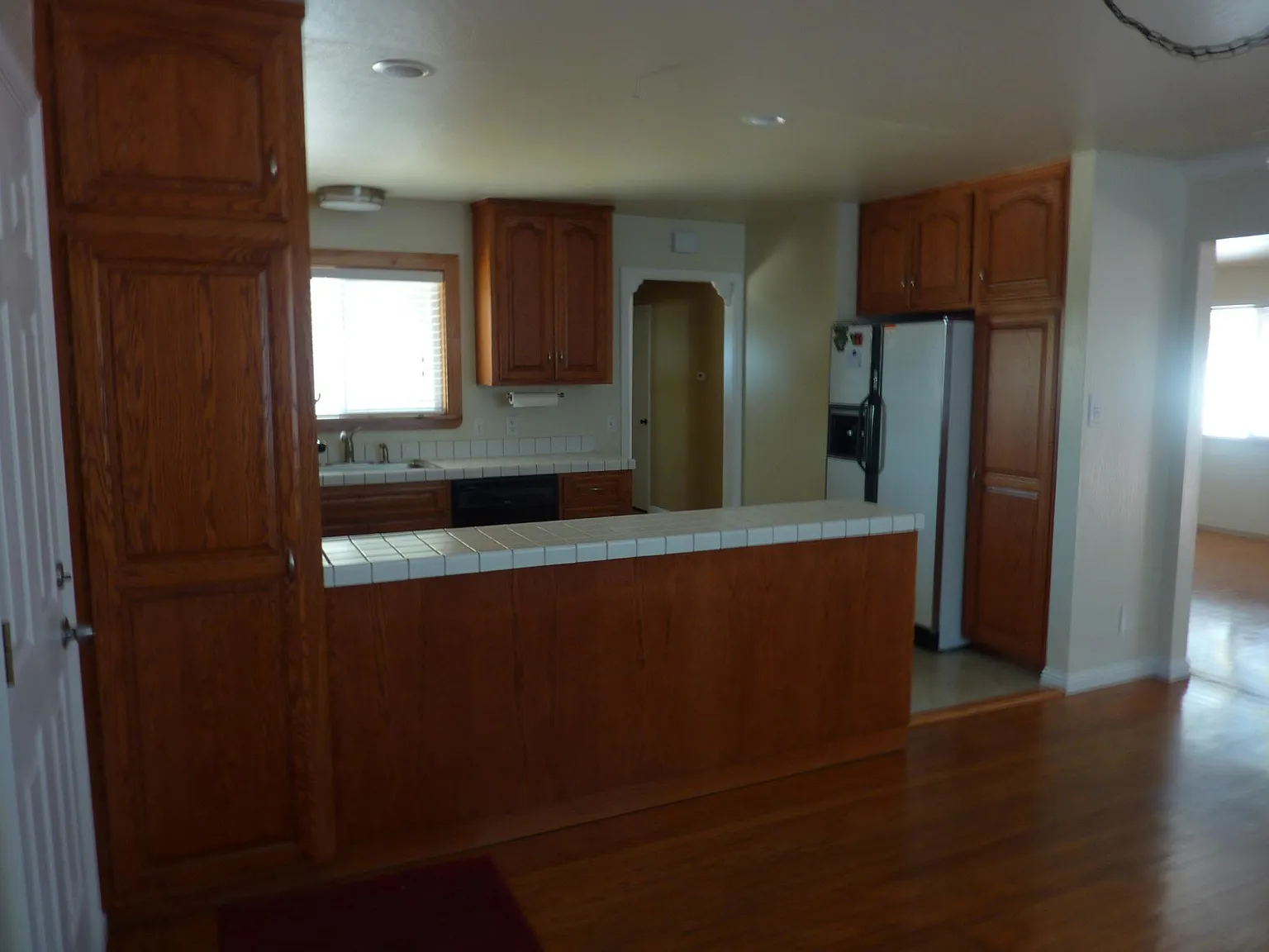 3 bed, 1410 sqft, $3,850 — Photo 2