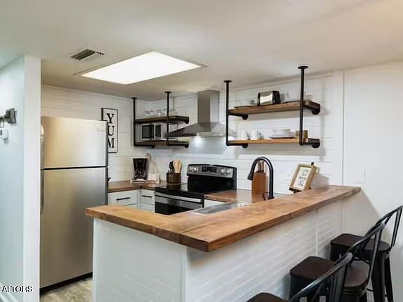 5th image of 260 Roaring Fork Rd APT 211