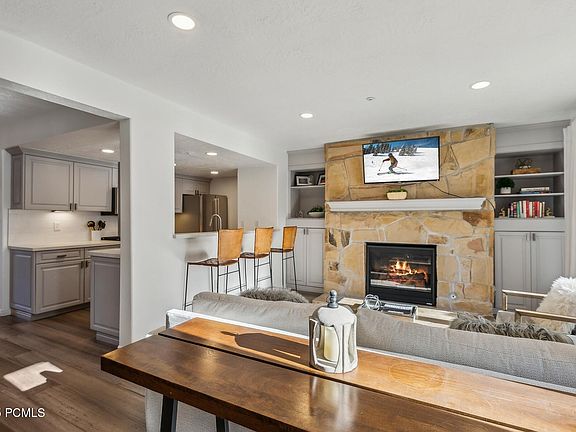 2nd image of 3160 Deer Valley Dr #7