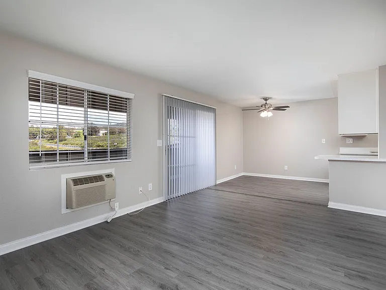 Willow Creek Apartments — Photo 22