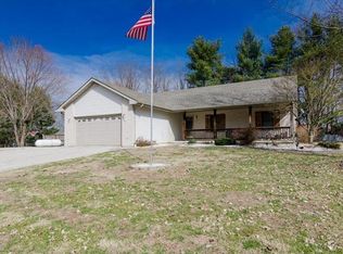 484 Barkwood Ln, Glen Carbon, IL