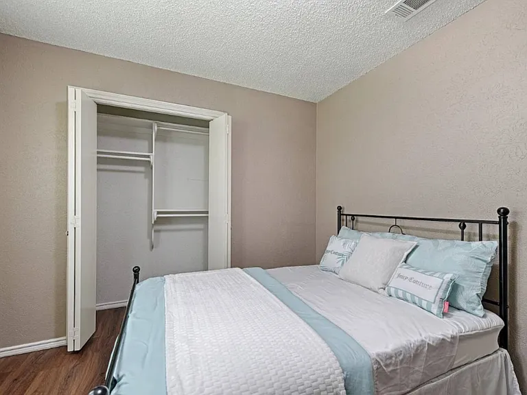 1709 Windsong Trl — Photo 10