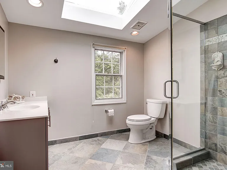 5013 Brookdale Rd — Photo 35