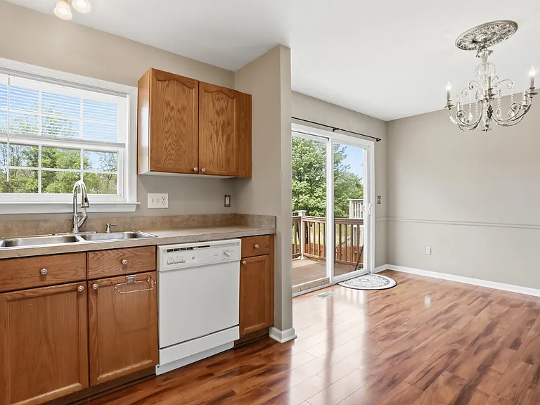 808 Marquette Dr — Photo 8