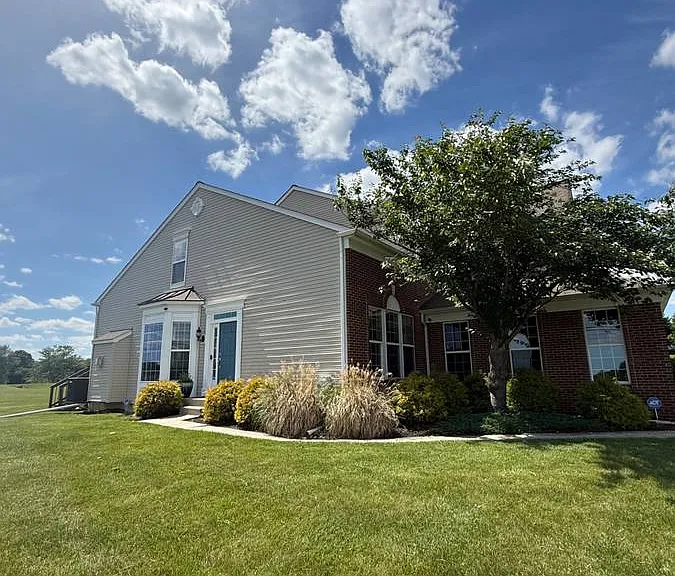 1812 Emerald Dr S — Photo 3