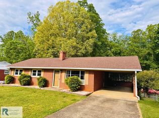 808 Clarke Rd, Martinsville, VA 24112