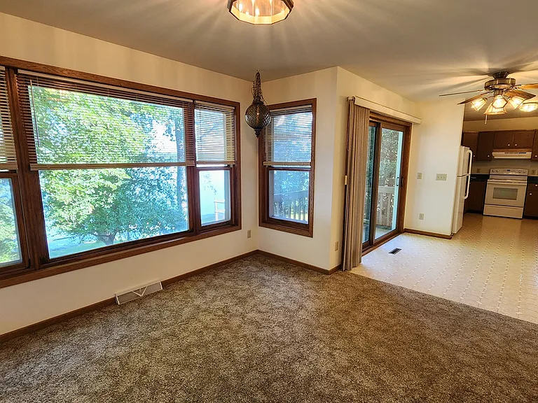 W10606 Hickory Point Rd — Photo 10