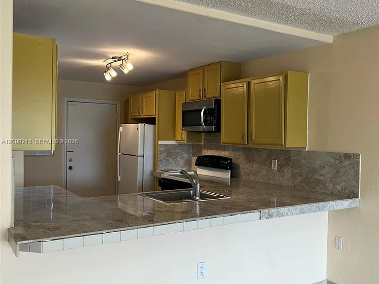 1770 NE 191st St #3031 — Photo 9