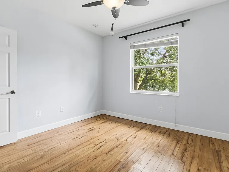 5056 SW 141st Ave — Photo 16