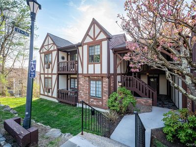 33 Foxwood Circle, Mount Kisco, NY, 10549