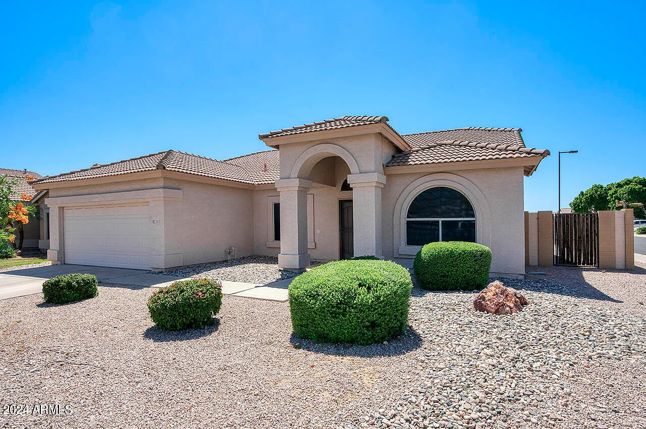 4 bed, 2.0 bath, 2175 sqft, $3,200 — Photo 1