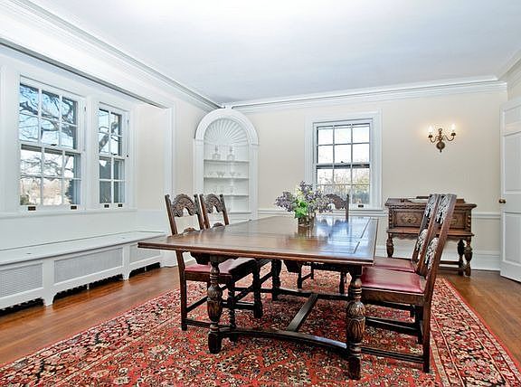 4th image of 111 Beach Ave