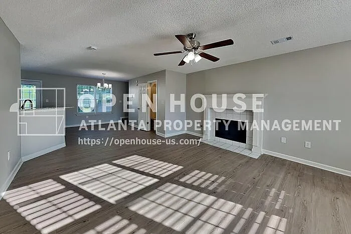 3 bed, 2.5 bath, 1440 sqft, $1,650 — Photo 3