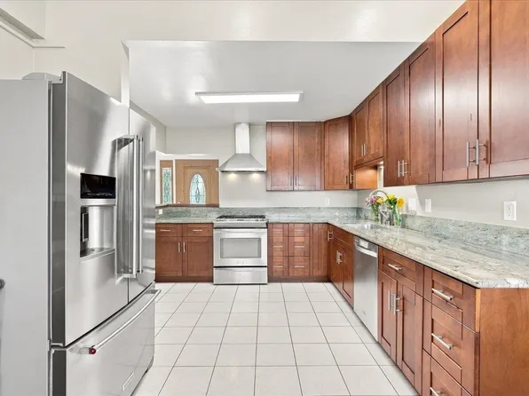 30 Pahaa Pl, Makawao, HI 96768