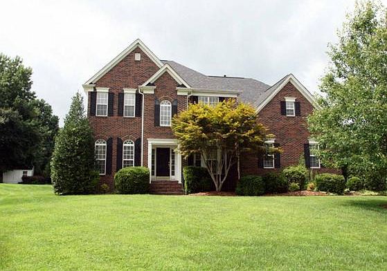 1st image of 220 Castles Gate Dr