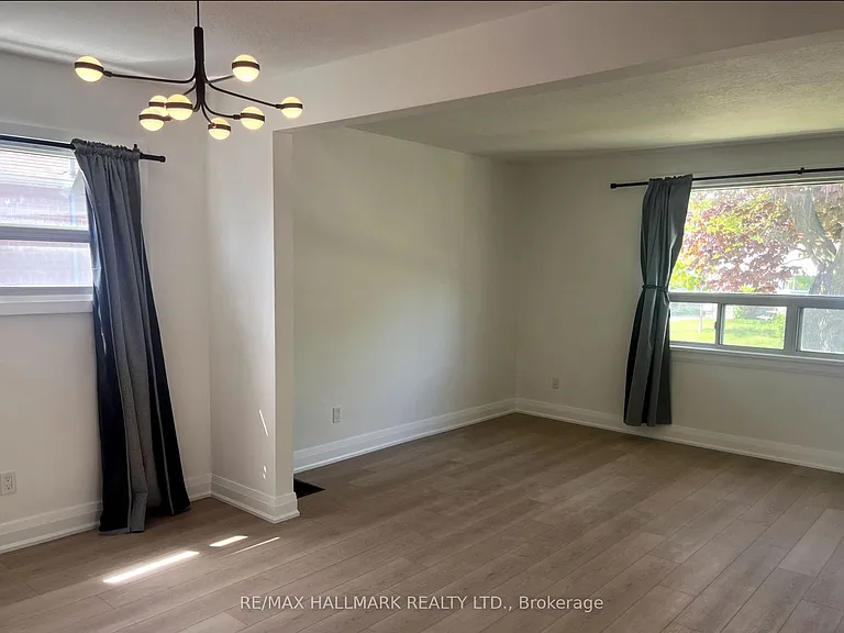 29 Savona Dr — Photo 7