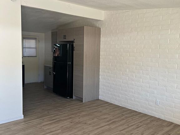 5th image of 2647-1 N Estrella Ave