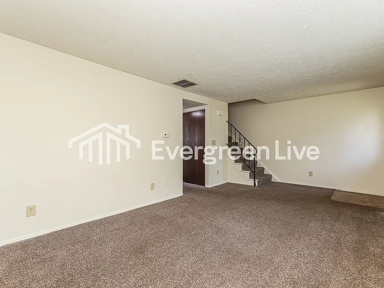 7787 Mount Hood Dr — Photo 4