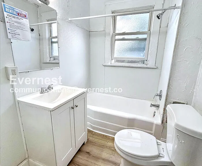 2213 E 82nd St — Photo 10
