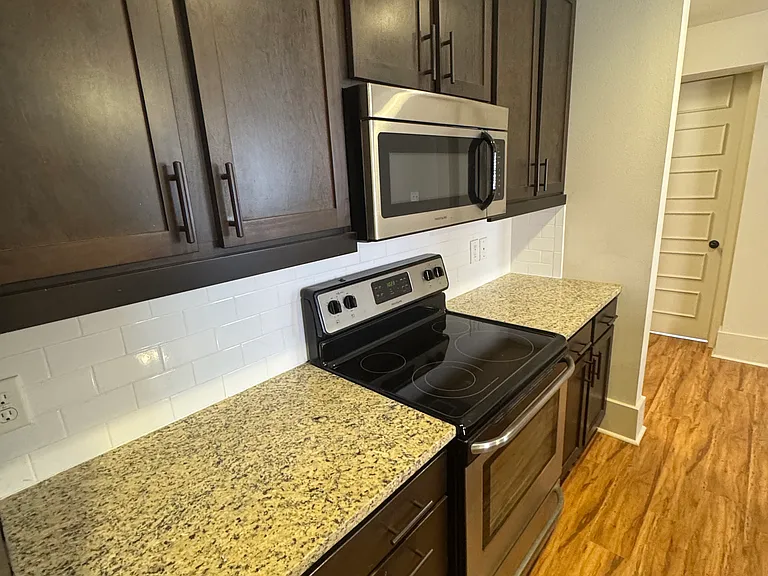 519 E Capitol Ave #1C — Photo 16