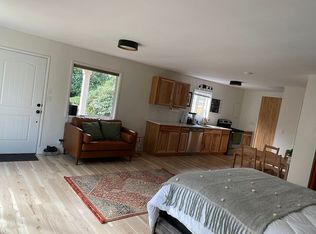 1050 SW Upland Dr, Dundee, OR 97115