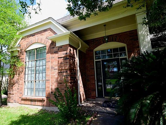 2nd image of 3019 Country Club Blvd