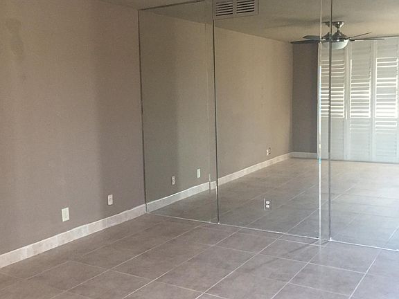 4th image of 300 Village Green Cir #417
