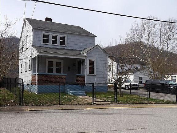 2nd image of 802 E Riverview Dr