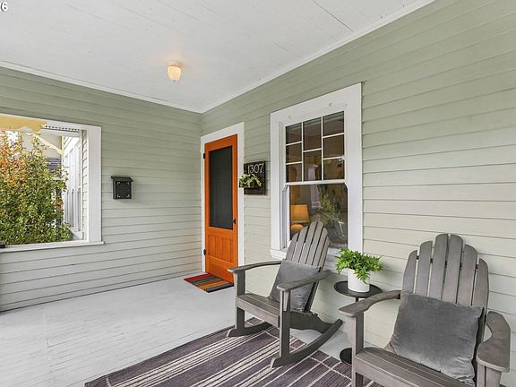 5th image of 1307 SE 48th Ave