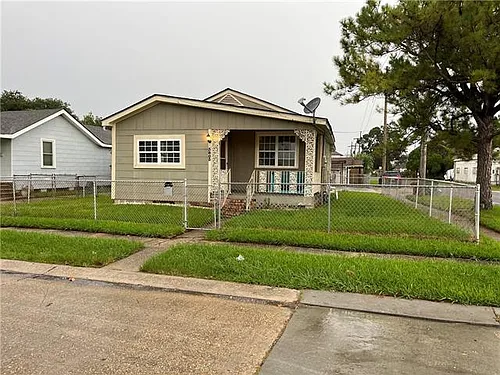 3803 Derbigny St Photo 1