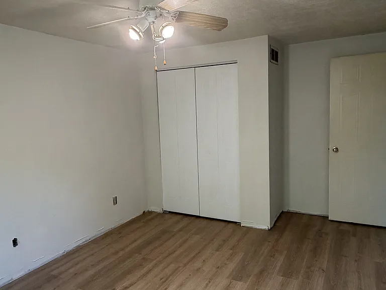 206 Rickson Ave — Photo 20