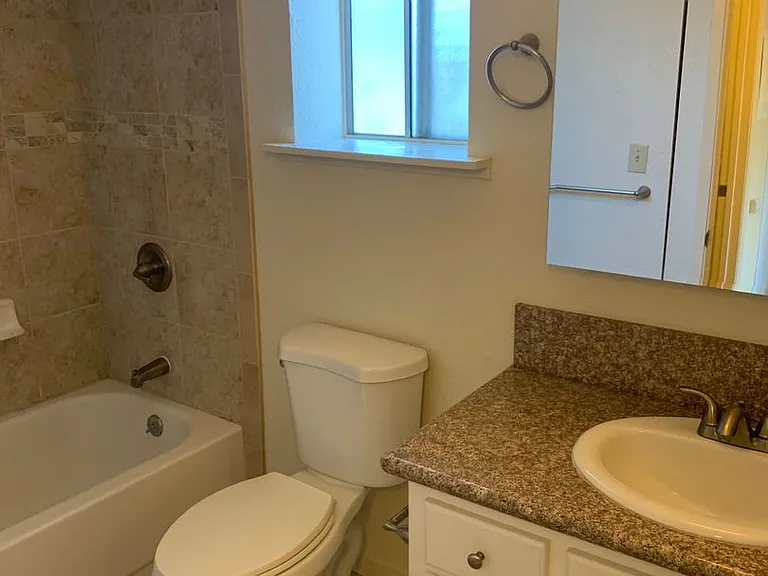 1619 G Street — Photo 16